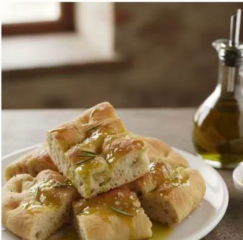 focaccia with il tratturello molisano olive oil